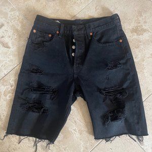 Levi’s 501 mid thigh shorts *new*